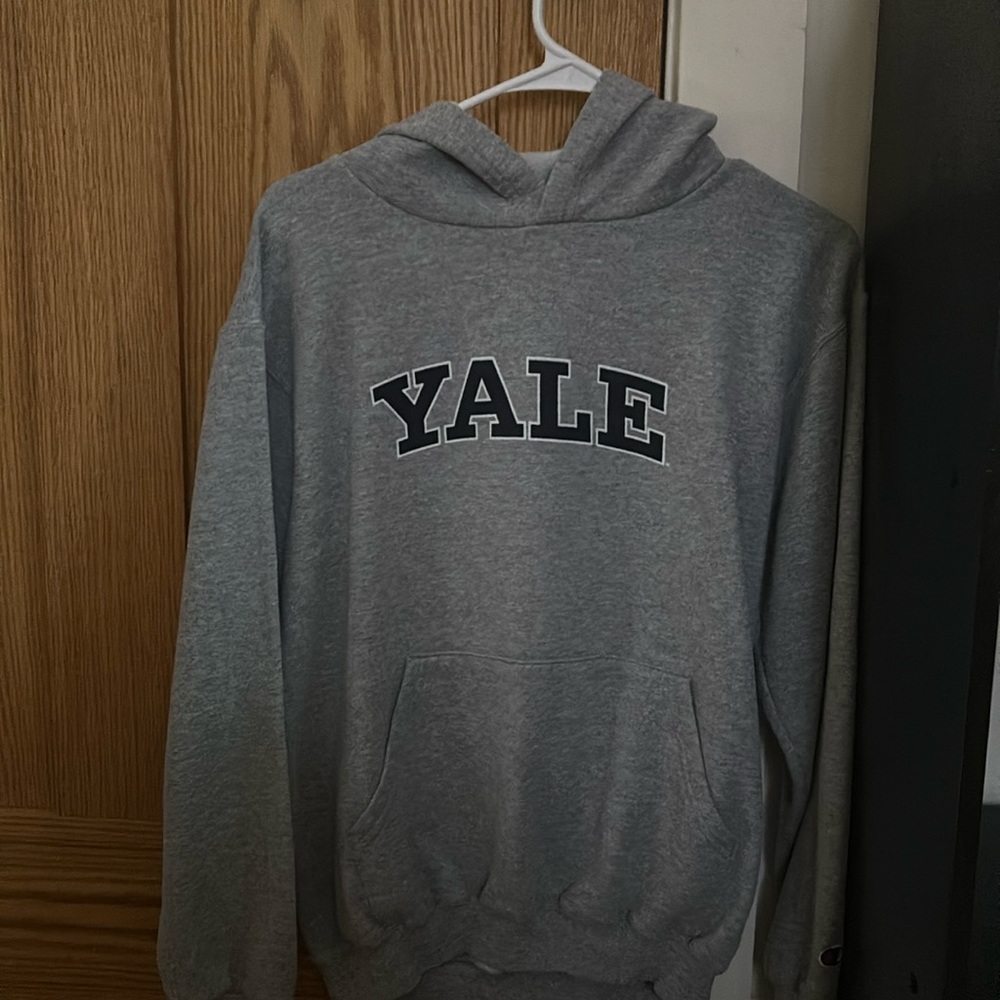 YALE Champion sweatshirt